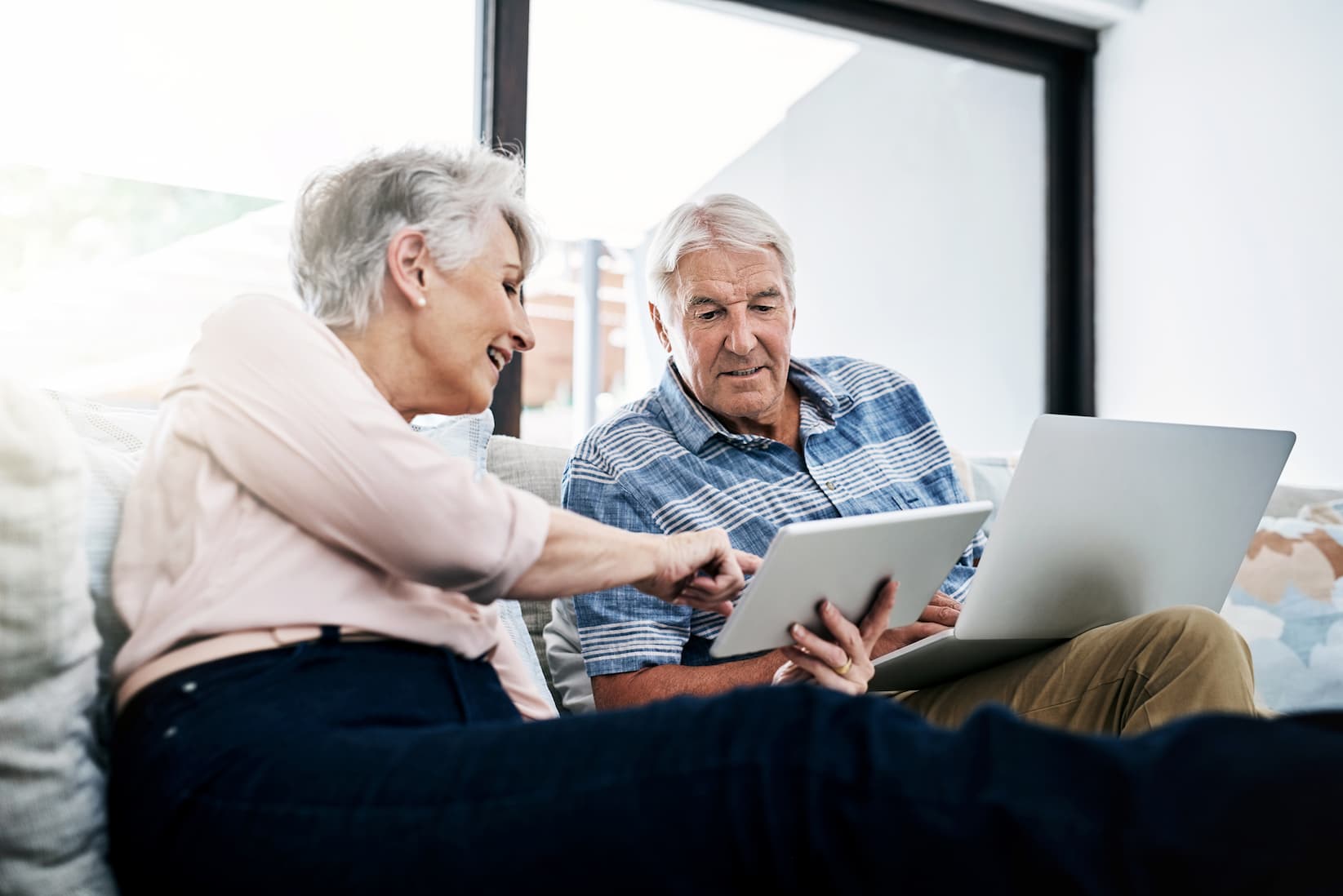 cost-of-aging-in-place-vs-senior-living